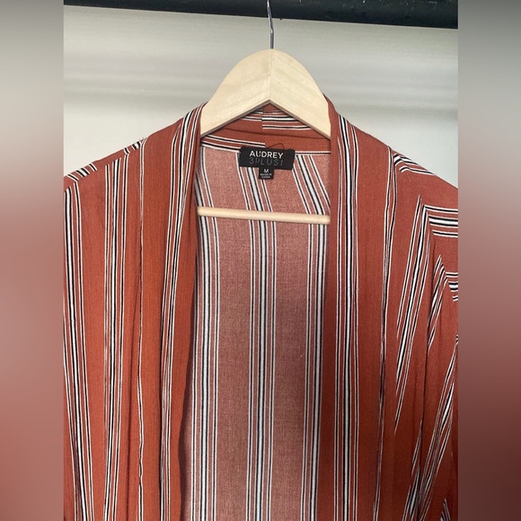 Orange striped shaw - Picture 2 of 4